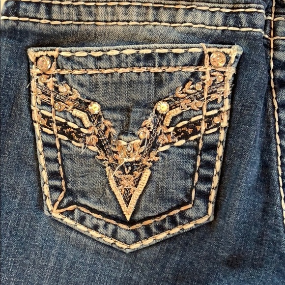 Vigoss Embellished Pocket Denim‎ Chelsea Capris - Picture 2 of 8
